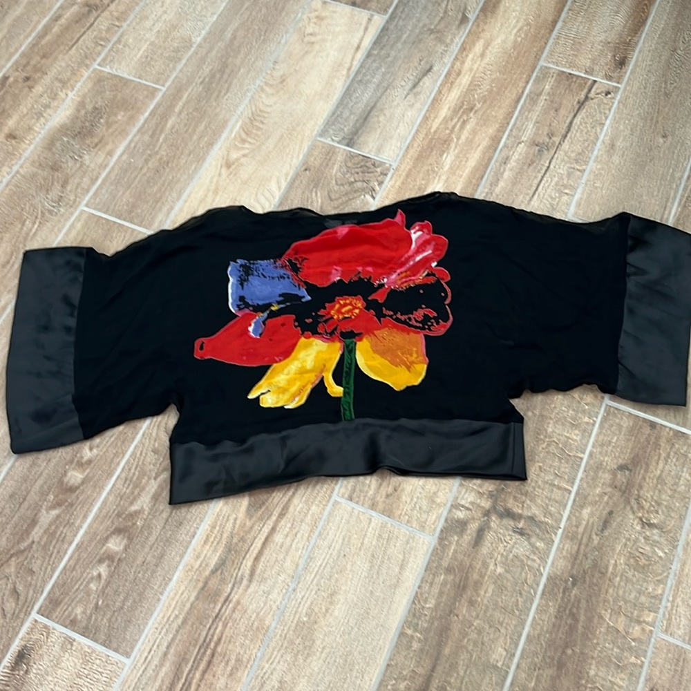 Gorgeous cropped loose and flowy blouse!